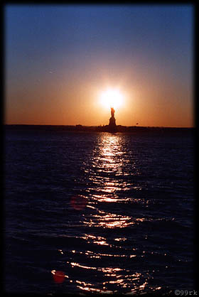 nysight1.jpg (26918 Byte)